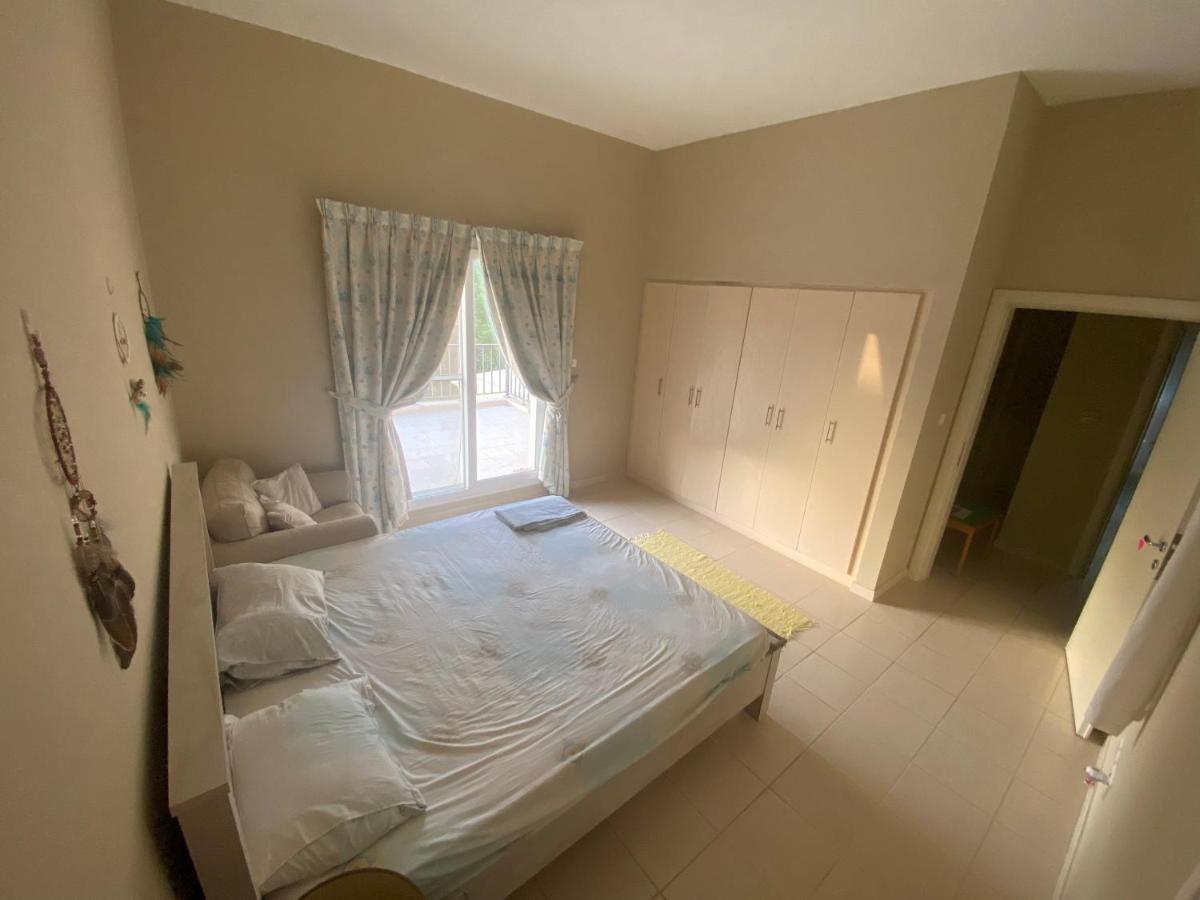 Spacious 4-Bedroom Villa, Children Friendly Dubai Eksteriør bilde