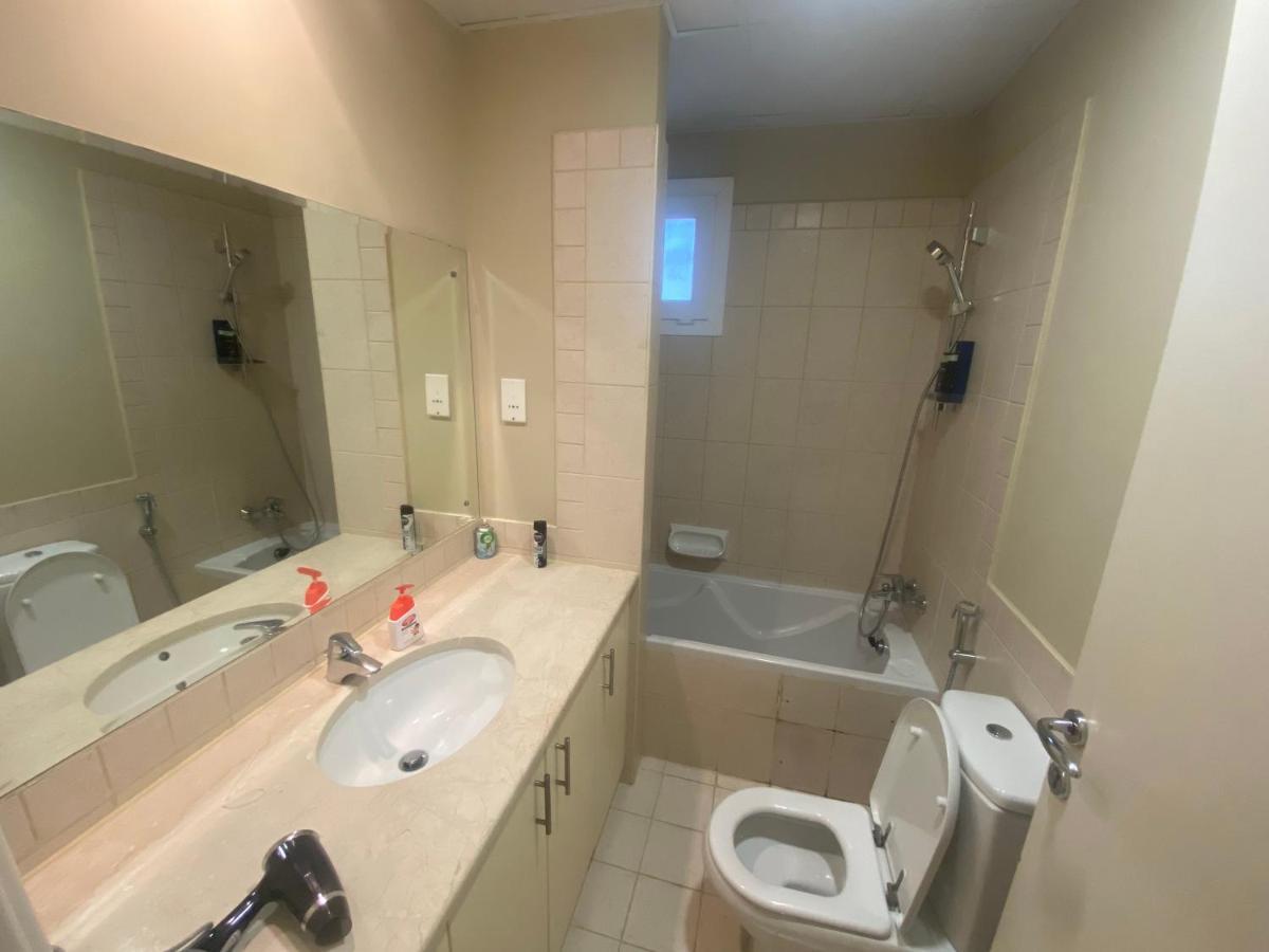 Spacious 4-Bedroom Villa, Children Friendly Dubai Eksteriør bilde