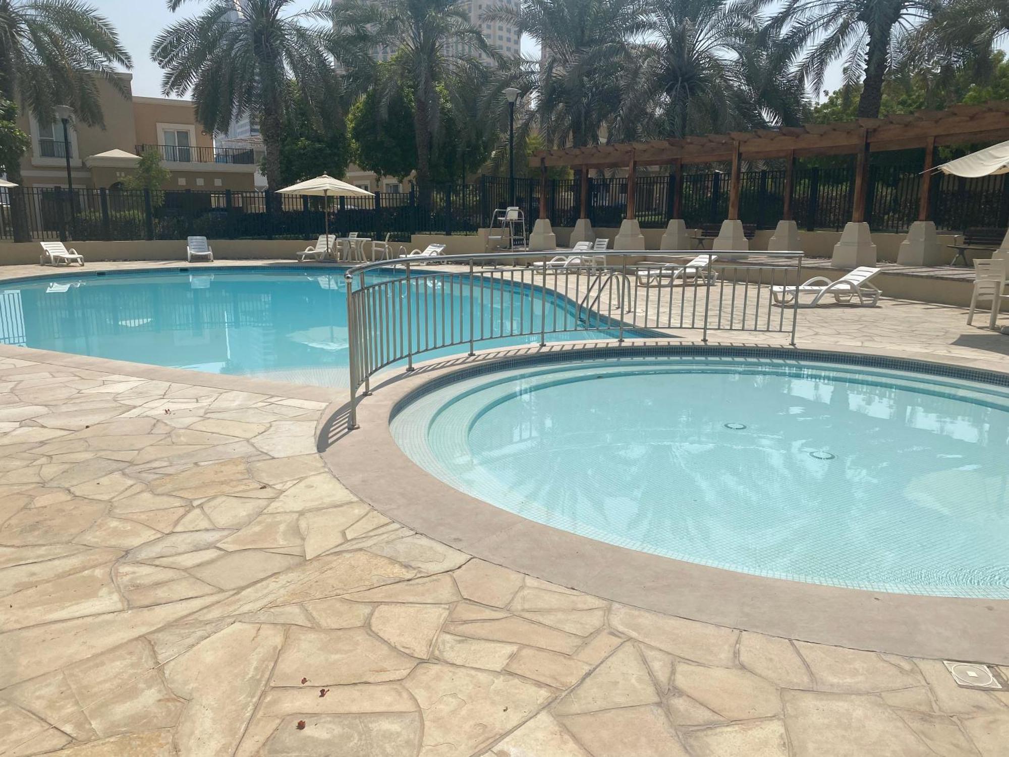 Spacious 4-Bedroom Villa, Children Friendly Dubai Eksteriør bilde